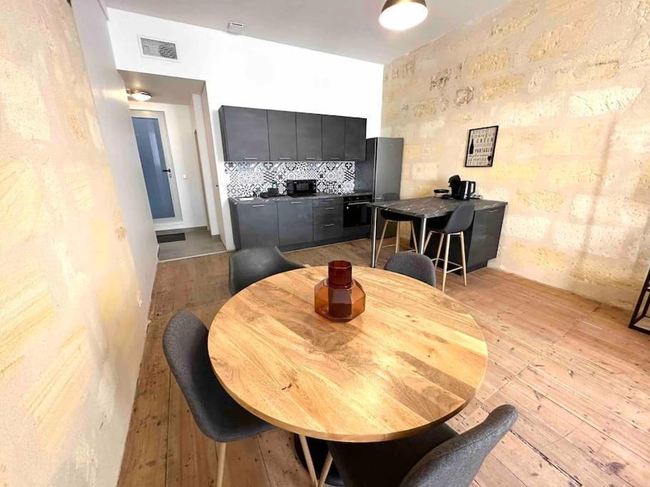 2 - Hypercentre - Free Parking - Clim - Wifi - Netflix Apartment Libourne